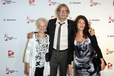 Leander Haußmann mit Mutter Doris und Schwester Iris