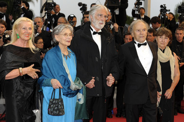Susanne Haneke, Emmanuelle Riva, Michael Haneke, Jean-Louis Trintignant mit Begleitung