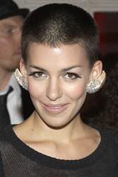 Alina Süggeler (Frida Gold)