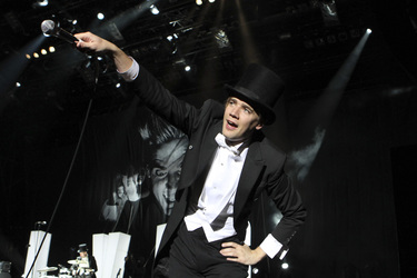 Howlin' Pelle Almqvist (The Hives)