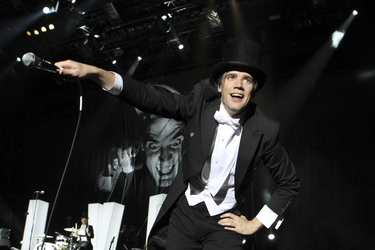 Howlin' Pelle Almqvist (The Hives)