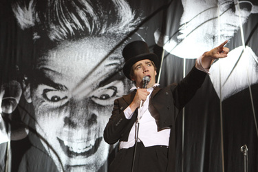 Howlin' Pelle Almqvist (The Hives)