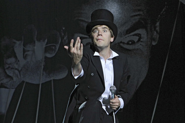 Howlin' Pelle Almqvist (The Hives)