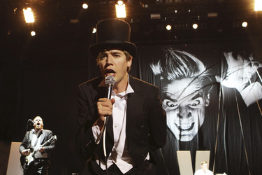 Howlin' Pelle Almqvist (The Hives)