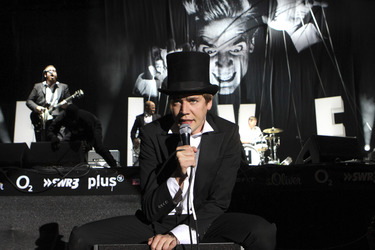 Howlin' Pelle Almqvist (The Hives)