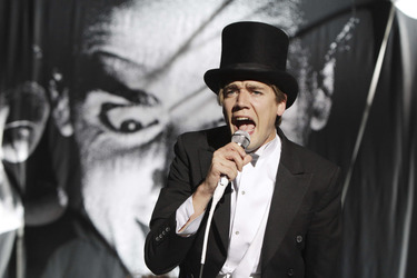Howlin' Pelle Almqvist (The Hives)