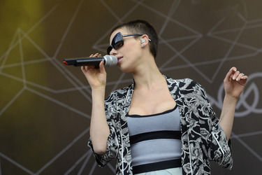 Alina Süggeler (Frida Gold)