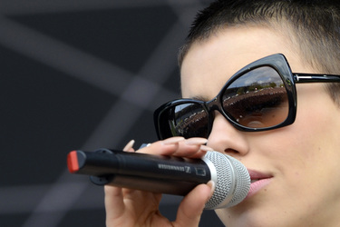 Alina Süggeler (Frida Gold)