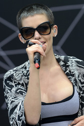 Alina Süggeler (Frida Gold)