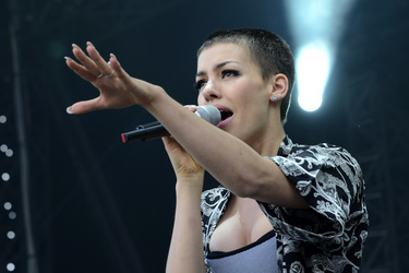 Alina Süggeler (Frida Gold)