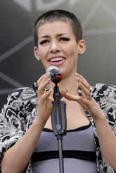 Alina Süggeler (Frida Gold)