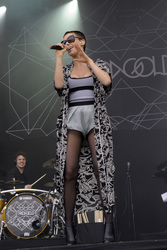 Alina Süggeler (Frida Gold)