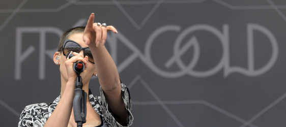 Alina Süggeler (Frida Gold)