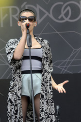 Alina Süggeler (Frida Gold)