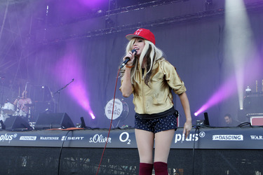 Katie White (The Ting Tings)