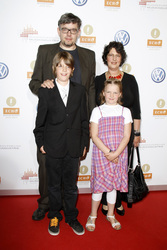 Johannes Enders mit Ehefrau Susann Funke, Tochter Paula und Sohn Franz