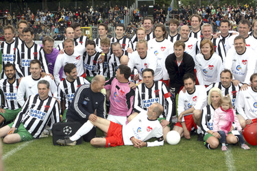 Peter Lohmeyer, Johannes B. Kerner, Nina Petri und die Charity Fußballteams