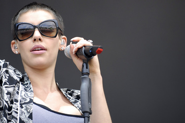 Alina Süggeler (Frida Gold)