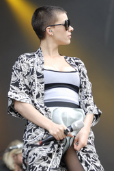 Alina Süggeler (Frida Gold)