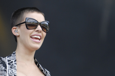 Alina Süggeler (Frida Gold)