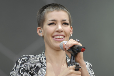 Alina Süggeler (Frida Gold)