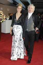 Ted Lino mit Begleitung