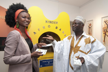 Mansour Ciss Kanakassy mit Model