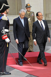 Mario Monti, Francois Hollande