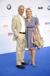 Christoph M. Ohrt mit Freundin Dana Golombek