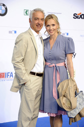 Christoph M. Ohrt mit Freundin Dana Golombek