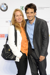 Oliver Mommsen mit Gattin Nicola