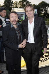 David Bennett, Sylvester Groth