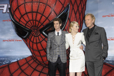 Andrew Garfield, Emma Stone, Rhys Ifans