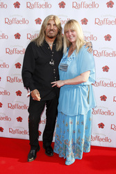 Abi Ofarim mit Begleitung