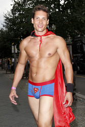 Christopher Street Day Teilnehmer Superman