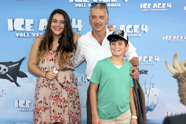 Christoph M. Ohrt mit Tochter Lilian und Sohn Spencer