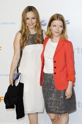 Mina Tander, Karoline Schuch