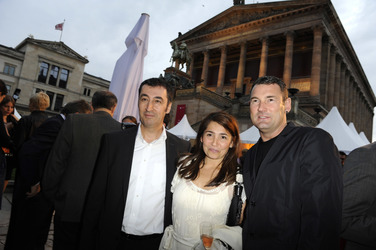 Cem Özdemir mit Gattin Pia Castro, Michael Michalsky