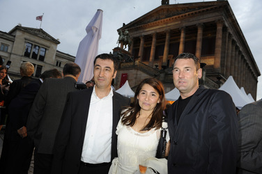 Cem Özdemir mit Gattin Pia Castro, Michael Michalsky