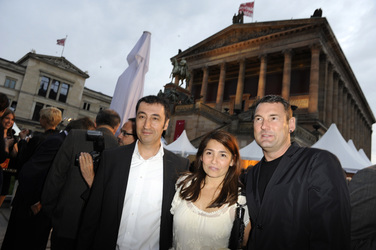 Cem Özdemir mit Gattin Pia Castro, Michael Michalsky