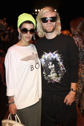 Alina Süggeler, Andreas 'Andi' Weizel (Frida Gold)