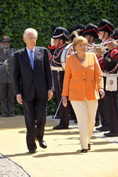 Mario Monti, Angela Merkel