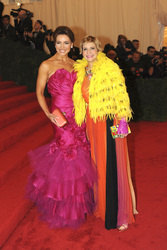 Lisa Robertson, Lori Goldstein