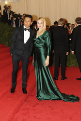 Greta Gerwig mit Begleitung