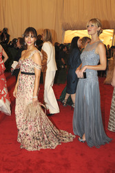 Rashida Jones, Brooklyn Decker