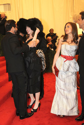 Rachel Feinstein mit Begleitung, Seth Meyers mit Freundin Alexi Ashe