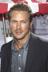 Jason Lewis