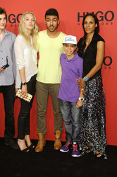 Noah Becker mit Freundin Laura, Barbara Becker mit Sohn Elias