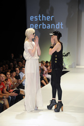 Esther Perbandt mit Model