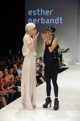 Esther Perbandt mit Model